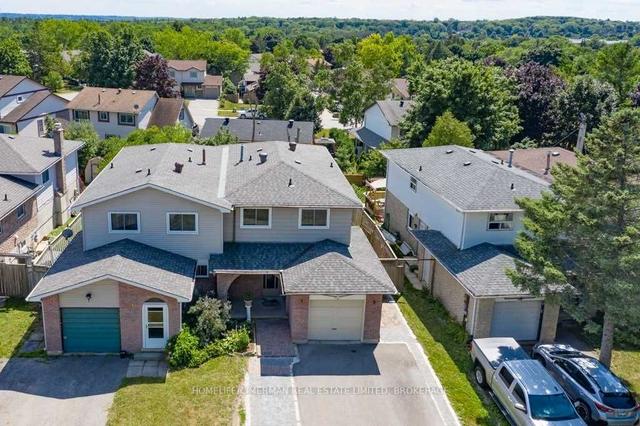 96 Kozlov St W, House semidetached with 4 bedrooms, 3 bathrooms and 5 parking in Barrie ON | Image 1
