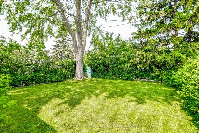 65 Summerfield Cres, House detached with 3 bedrooms, 2 bathrooms and 3 parking in Toronto ON | Image 22