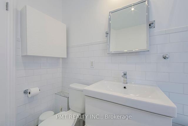 upper - 159 Shaw St, House other with 2 bedrooms, 1 bathrooms and 0 parking in Toronto ON | Image 6