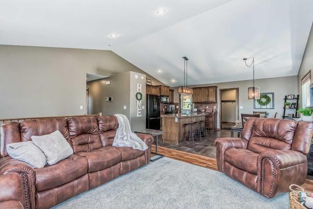 27540 Township Road 372, House detached with 5 bedrooms, 3 bathrooms and null parking in Red Deer County AB | Image 13
