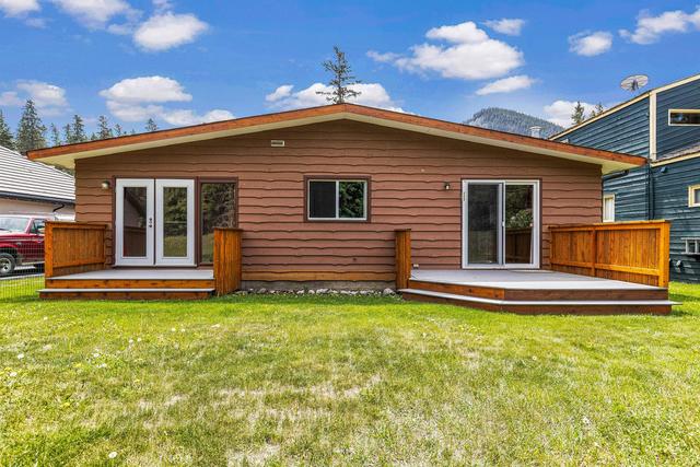 214 Marmot Place, House detached with 3 bedrooms, 1 bathrooms and 2 parking in Banff AB | Image 8