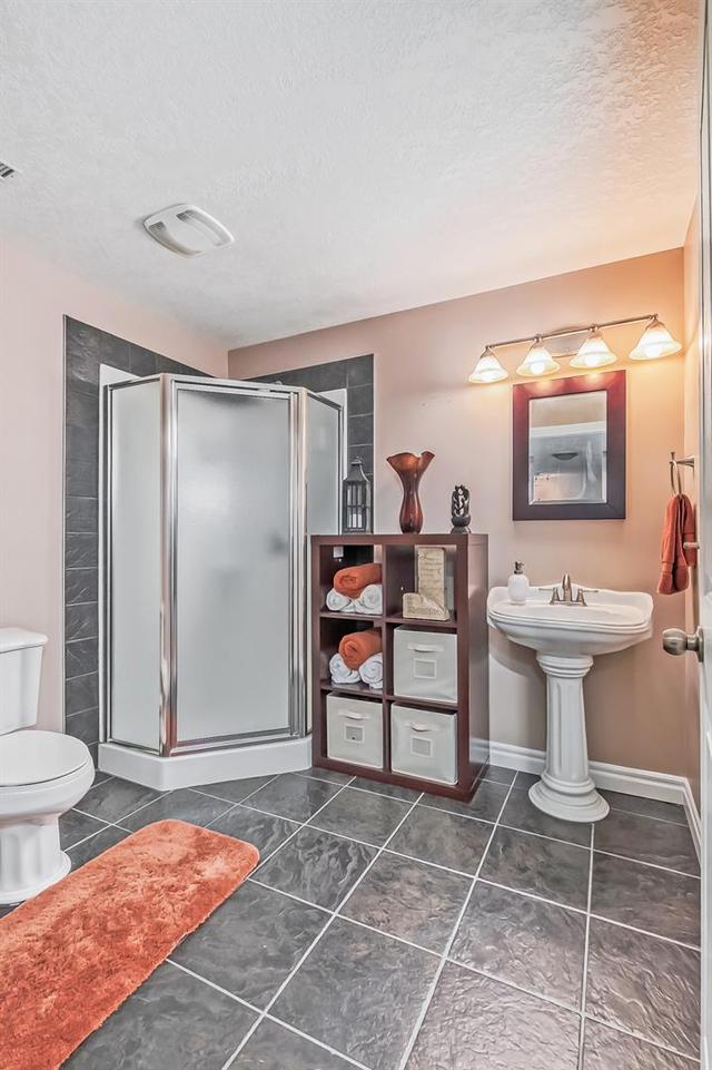 60 Westpoint Gardens Sw, House detached with 3 bedrooms, 3 bathrooms and 4 parking in Calgary AB | Image 47