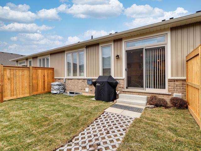 16 Marus Common, House attached with 2 bedrooms, 2 bathrooms and 2 parking in St. Catharines ON | Image 25
