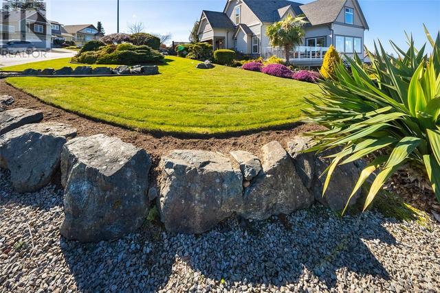 5558 Cliffside Rd, House detached with 3 bedrooms, 4 bathrooms and 6 parking in Nanaimo BC | Image 6
