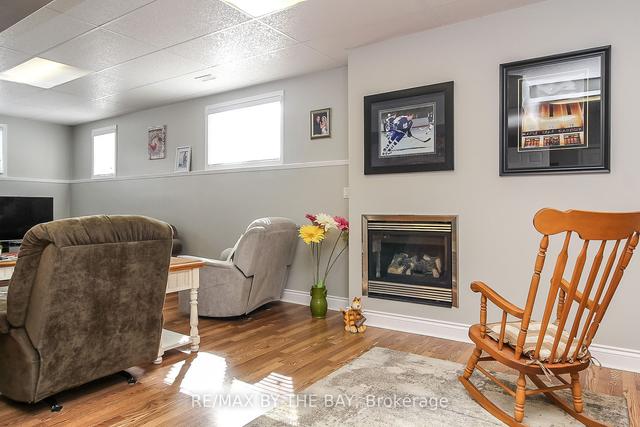 48 Regina Blvd, House detached with 2 bedrooms, 4 bathrooms and 6 parking in Wasaga Beach ON | Image 24