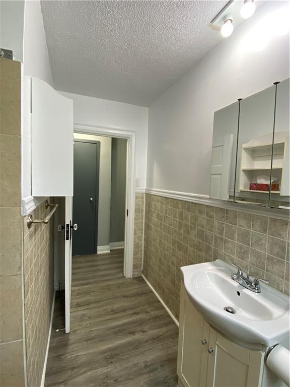 unit 201 - 1499 Main Street E, Condo with 2 bedrooms, 1 bathrooms and null parking in Hamilton ON | Image 8