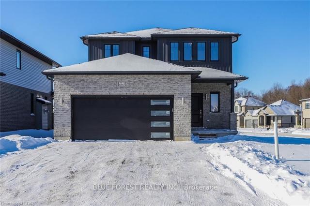 17 Royal Cres, House detached with 3 bedrooms, 3 bathrooms and 4 parking in Southwold ON | Image 1