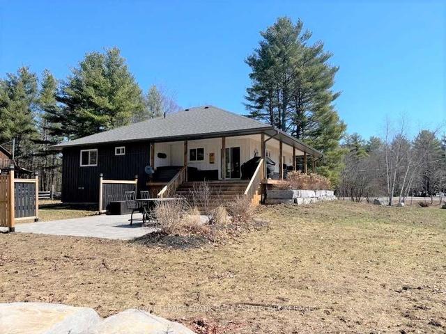 2282 County Road 6 Rd, House detached with 2 bedrooms, 3 bathrooms and 8 parking in Douro Dummer ON | Image 27
