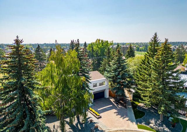 131 Pump Hill Place Sw, House detached with 5 bedrooms, 4 bathrooms and 4 parking in Calgary AB | Image 2