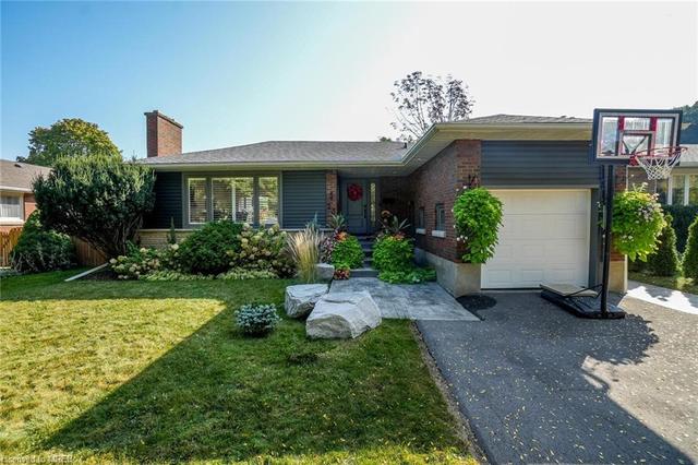 23 West Hampton Road, House detached with 5 bedrooms, 2 bathrooms and 5 parking in St. Catharines ON | Image 1