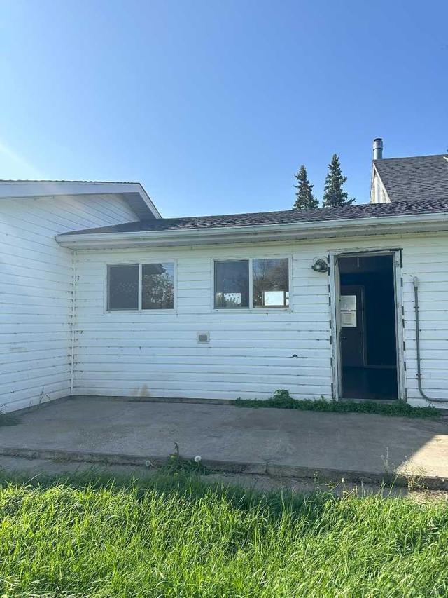 308 4 Avenue, House detached with 4 bedrooms, 1 bathrooms and 6 parking in Camrose County AB | Image 5