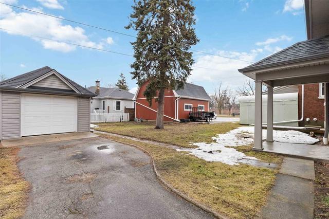 692 Colborne St, House detached with 4 bedrooms, 1 bathrooms and 3 parking in Brantford ON | Image 15