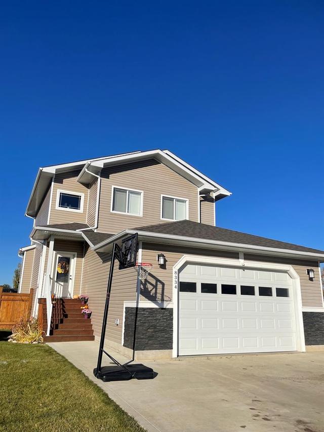 8334 106 Avenue, House detached with 4 bedrooms, 3 bathrooms and 4 parking in Peace River AB | Image 2
