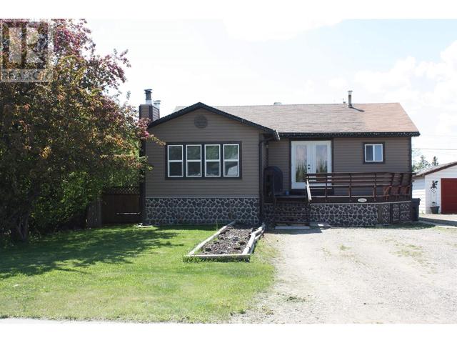 10864 101 Street, House detached with 3 bedrooms, 2 bathrooms and null parking in Taylor BC | Image 1