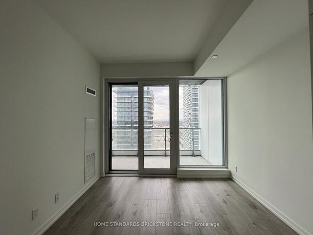 3303 - 7890 Jane St, Condo with 1 bedrooms, 2 bathrooms and 1 parking in Vaughan ON | Image 3