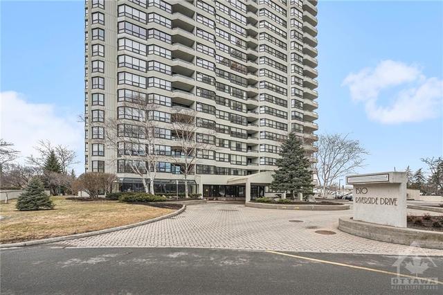 206 - 1510 Riverside Drive, Condo with 2 bedrooms, 2 bathrooms and 1 parking in Ottawa ON | Image 2