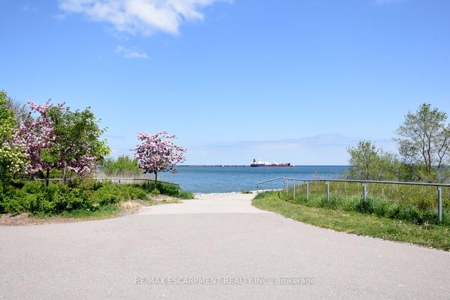 5 - 5411 Lakeshore Rd, Townhouse with 3 bedrooms, 3 bathrooms and 2 parking in Burlington ON | Image 29