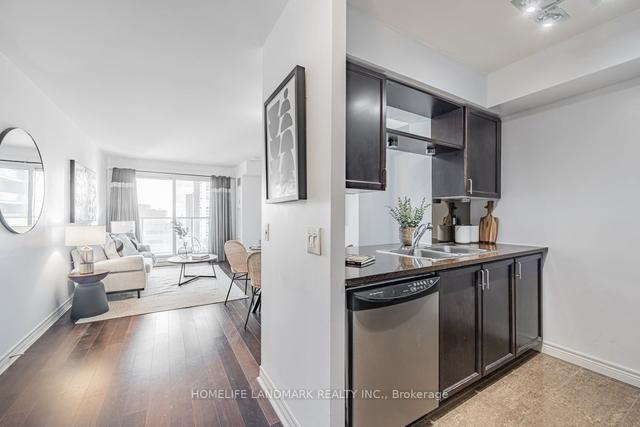 1206 - 60 Town Centre Crt, Condo with 1 bedrooms, 1 bathrooms and 1 parking in Toronto ON | Image 2
