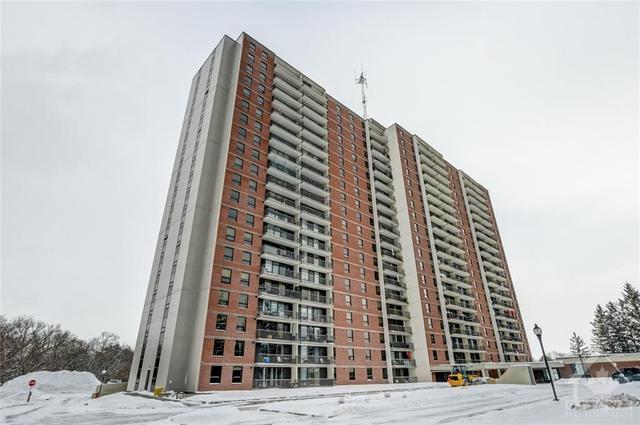 2112 - 665 Bathgate Drive, Condo with 3 bedrooms, 2 bathrooms and 1 parking in Ottawa ON | Image 1