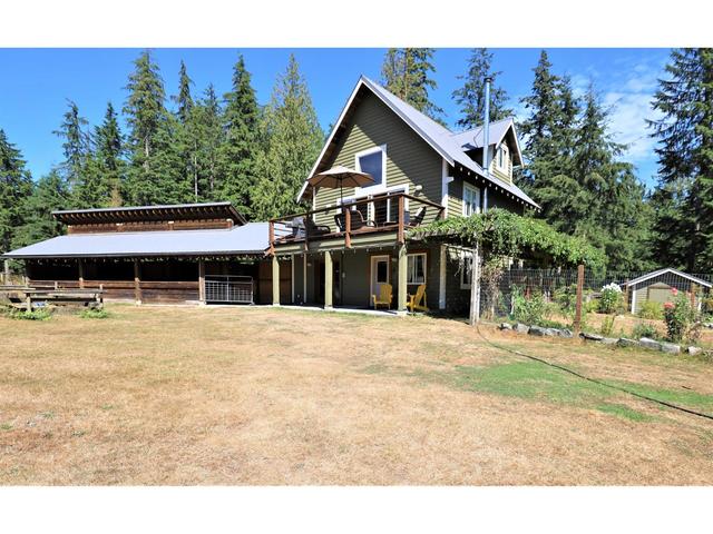 2345 Mountain Road, House detached with 2 bedrooms, 2 bathrooms and null parking in Sunshine Coast F BC | Image 1