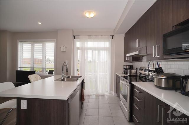 173 Bending Way, Townhouse with 3 bedrooms, 3 bathrooms and 2 parking in Ottawa ON | Image 14