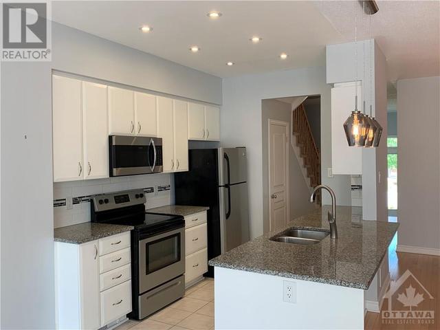 917 Fletcher Circle, Townhouse with 4 bedrooms, 3 bathrooms and 3 parking in Ottawa ON | Image 9