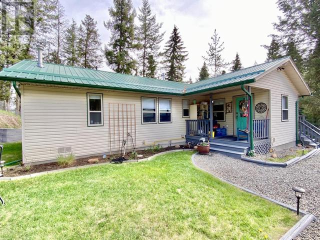 5437 Scuffi Road, House detached with 3 bedrooms, 3 bathrooms and null parking in Cariboo G BC | Image 2