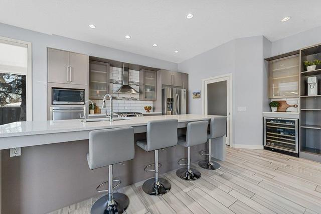 8936 33 Avenue Nw, House detached with 5 bedrooms, 3 bathrooms and 2 parking in Calgary AB | Image 8