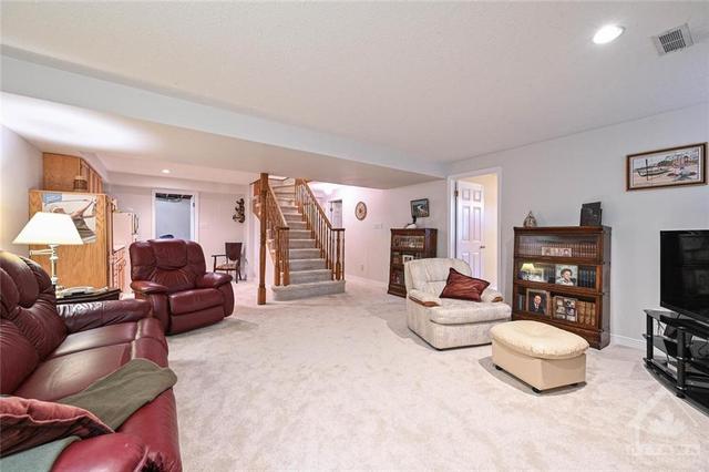 8 Tudor Circle, House detached with 3 bedrooms, 3 bathrooms and 8 parking in Rideau Lakes ON | Image 21