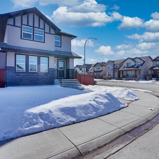 3 Skyview Springs Manor Ne, House detached with 3 bedrooms, 2 bathrooms and 2 parking in Calgary AB | Image 2