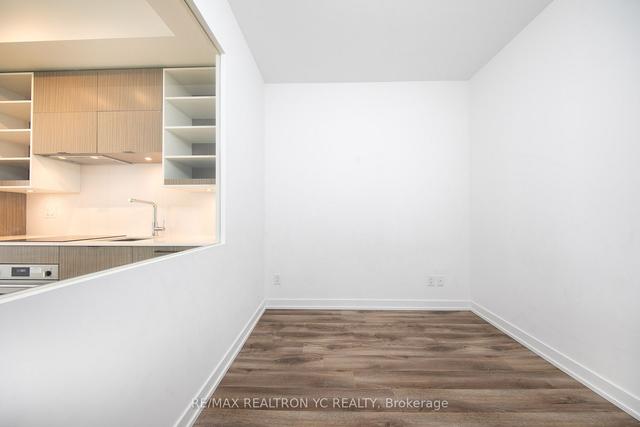 2414 - 20 Edward St, Condo with 1 bedrooms, 1 bathrooms and 0 parking in Toronto ON | Image 4