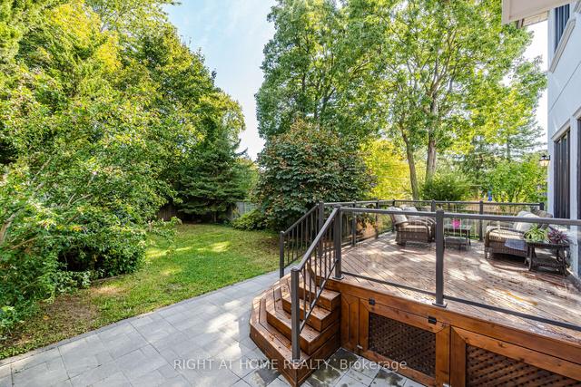 35 Burnelm Dr, House detached with 4 bedrooms, 5 bathrooms and 3 parking in Toronto ON | Image 33