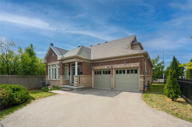 985 Southdown Rd, House detached with 4 bedrooms, 3 bathrooms and 6 parking in Mississauga ON | Image 12