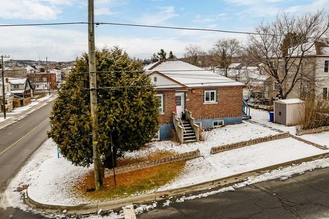 320 Albinson St, House detached with 3 bedrooms, 2 bathrooms and 3 parking in Greater Sudbury ON | Image 1