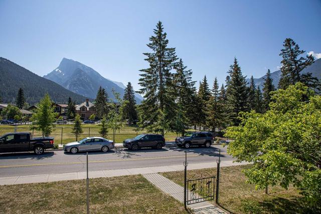 329 Big Horn Street, House detached with 5 bedrooms, 3 bathrooms and 6 parking in Banff AB | Image 4