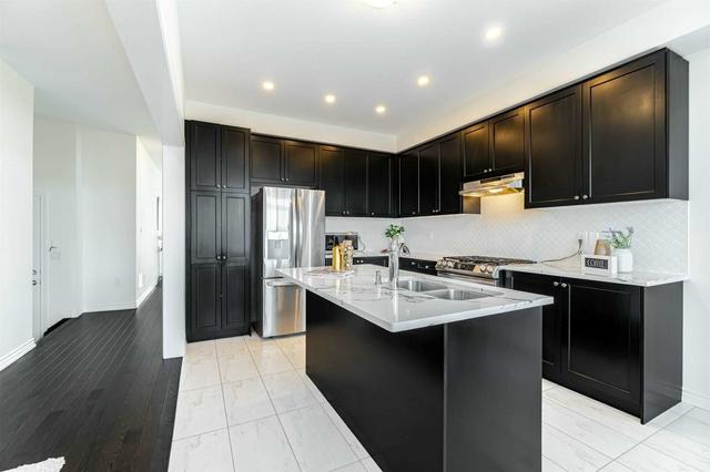 56 Folgate Cres, House attached with 4 bedrooms, 3 bathrooms and 3 parking in Brampton ON | Image 7