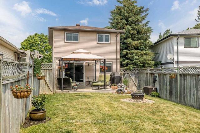19 Sinclair Crt, House detached with 3 bedrooms, 2 bathrooms and 3 parking in Barrie ON | Image 35