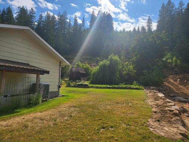 2644 10th Avenue, House detached with 4 bedrooms, 2 bathrooms and null parking in Castlegar BC | Image 35