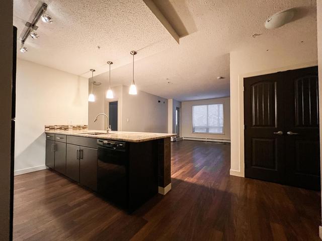 113 - 135a Sandpiper Road, Condo with 2 bedrooms, 2 bathrooms and 1 parking in Wood Buffalo AB | Image 3