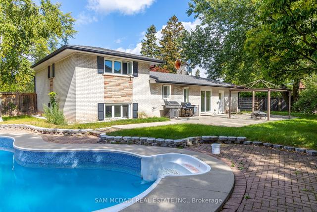 1198 Willowbrook Dr, House detached with 4 bedrooms, 2 bathrooms and 7 parking in Oakville ON | Image 24