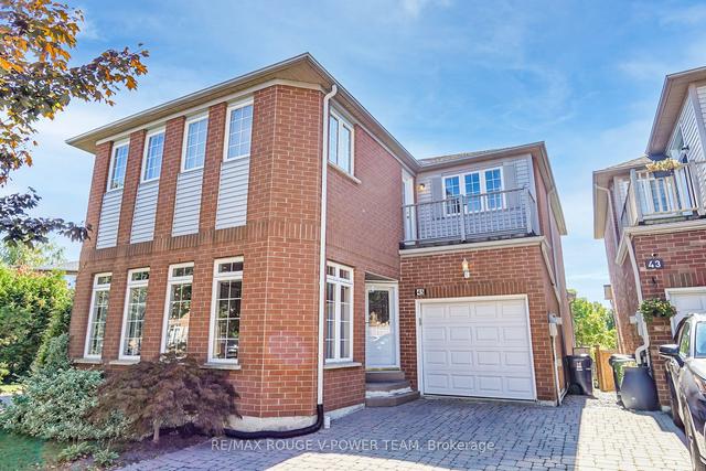 45 Shoalhaven Dr, House semidetached with 3 bedrooms, 3 bathrooms and 4 parking in Toronto ON | Image 1