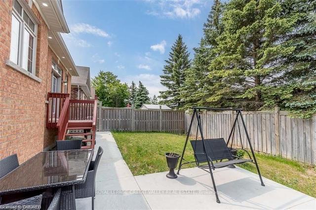 246 Kozlov St, House detached with 3 bedrooms, 3 bathrooms and 6 parking in Barrie ON | Image 15