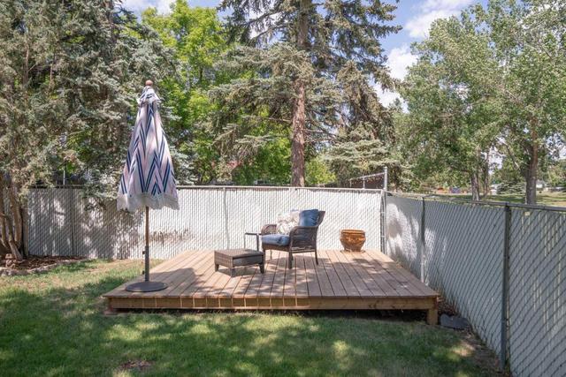 212 Lynnview Way Se, House detached with 4 bedrooms, 1 bathrooms and 2 parking in Calgary AB | Image 33