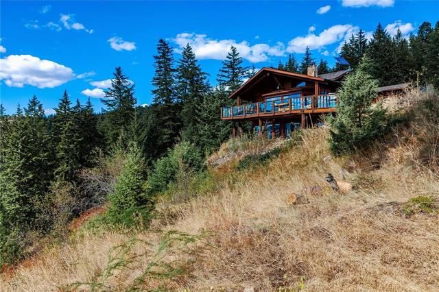 5572 Oyama Lake Road, House detached with 4 bedrooms, 2 bathrooms and 26 parking in Columbia Shuswap F BC | Image 40