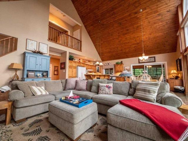 17470 Georgian Bay Shore, House detached with 2 bedrooms, 2 bathrooms and 0 parking in Georgian Bay ON | Image 8