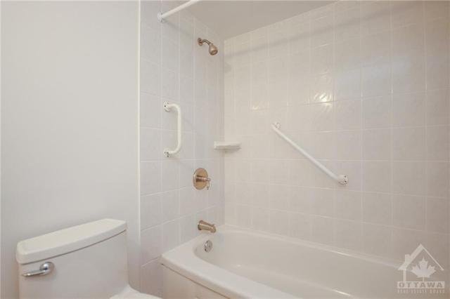 411 - 665 Bathgate Drive, Condo with 3 bedrooms, 2 bathrooms and 1 parking in Ottawa ON | Image 21
