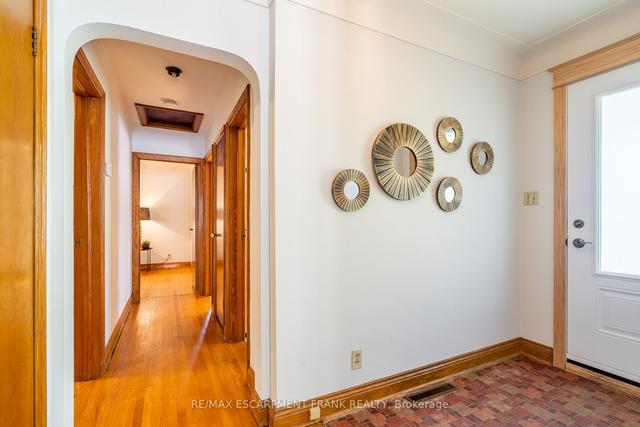 1 Alba St, House detached with 3 bedrooms, 2 bathrooms and 3 parking in Hamilton ON | Image 23