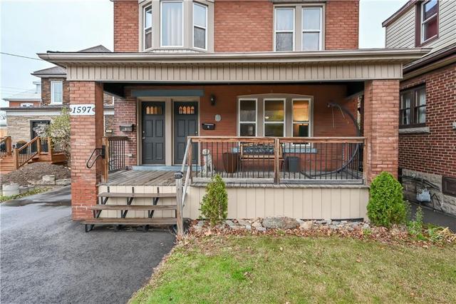 1597 King Street E, House detached with 4 bedrooms, 2 bathrooms and 5 parking in Hamilton ON | Image 3