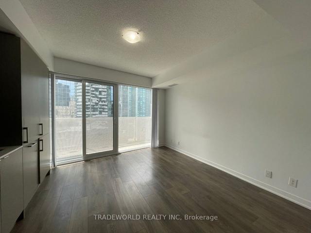 1508 - 100 Harbour St, Condo with 0 bedrooms, 1 bathrooms and 0 parking in Toronto ON | Image 4
