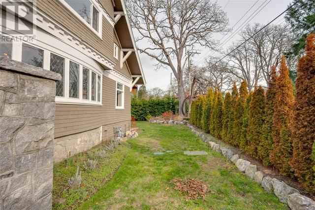 1952 Runnymede Ave, House detached with 6 bedrooms, 5 bathrooms and 6 parking in Victoria BC | Image 73